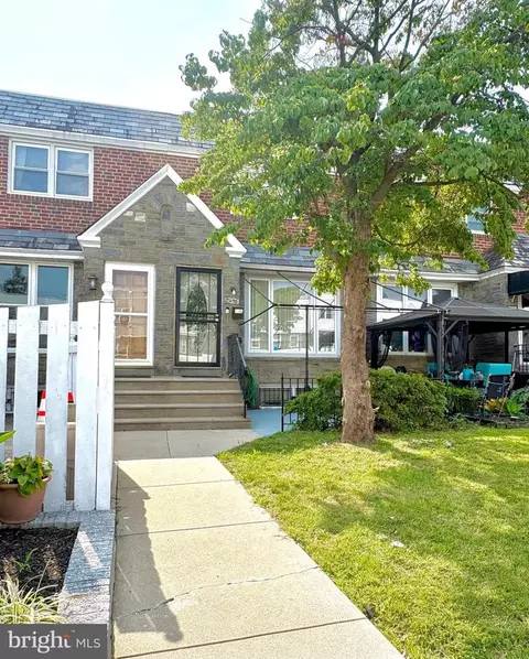 7456 Rhoads St, Philadelphia, PA 19151