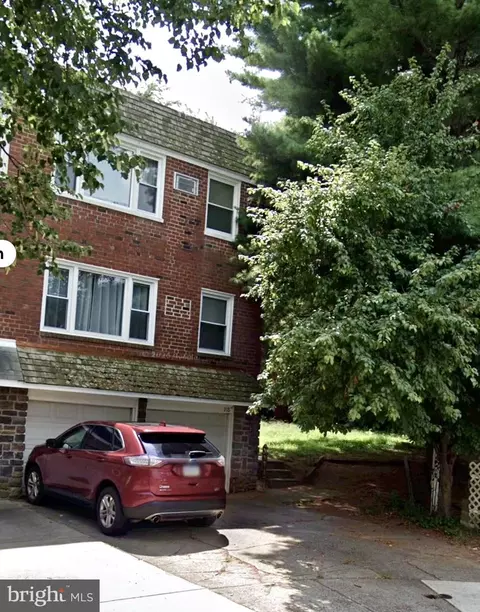 218 Lockart Ter, Philadelphia, PA 19116