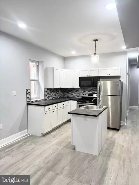 5323 Walnut St #1, Philadelphia, PA 19139