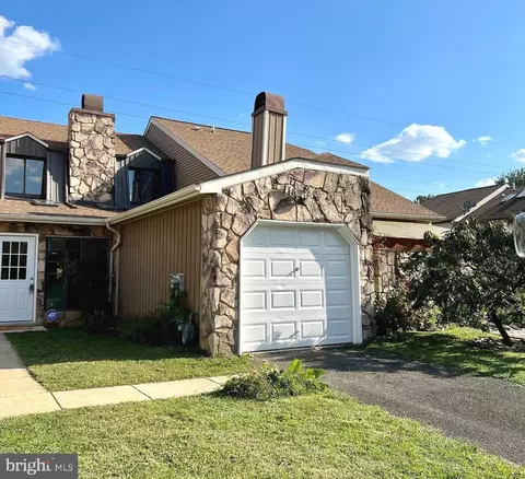 10185 Dedaker Dr, Philadelphia, PA 19116