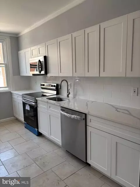 5904 Alma St, Philadelphia, PA 19149