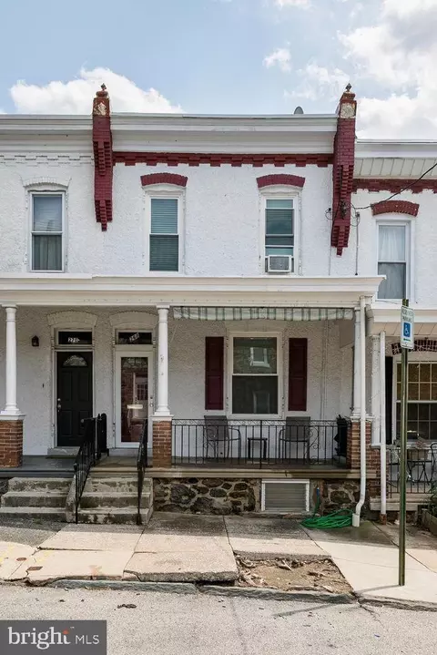 268 Kalos St, Philadelphia, PA 19128