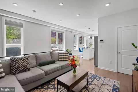 1213 N 15th St #A, Philadelphia, PA 19121