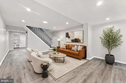 2557 S 61st St, Philadelphia, PA 19142