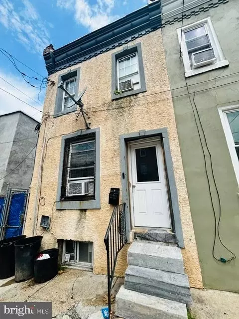 817 W Tioga St, Philadelphia, PA 19140