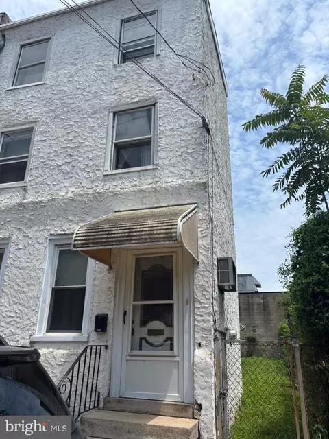 1033 E Crease St, Philadelphia, PA 19125