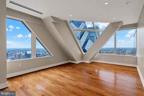 50 S 16th St #5303, Philadelphia, PA 19102