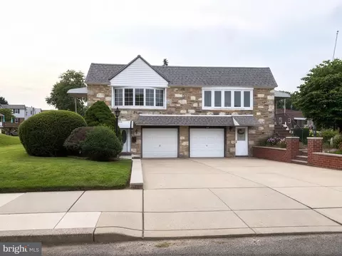 1162 Glenn St, Philadelphia, PA 19115