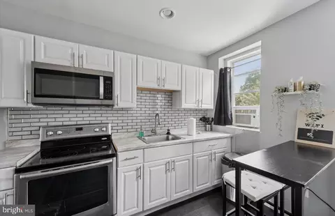 7018 Woodland Ave, Philadelphia, PA 19142