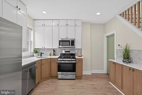 831 Livingston St, Philadelphia, PA 19125