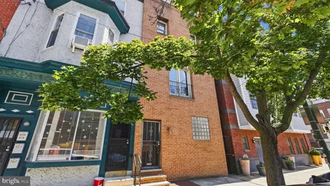 821 S 11th St, Philadelphia, PA 19147