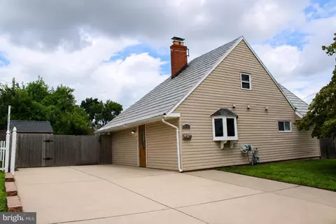 9240 Convent Ave, Philadelphia, PA 19114