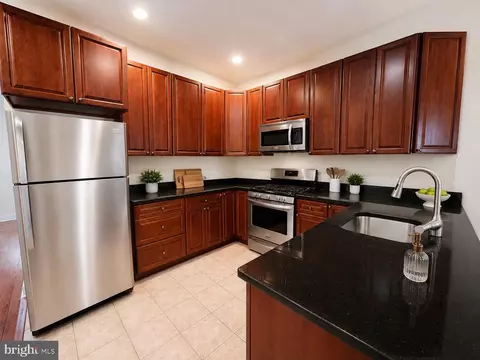 1713 W Montgomery Ave, Philadelphia, PA 19121