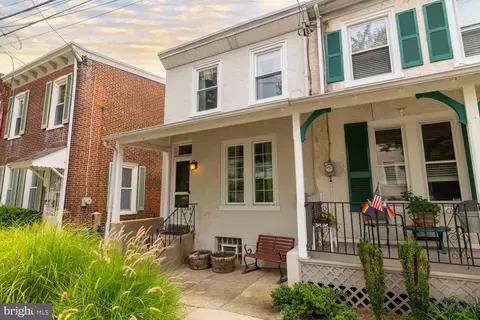 605 W Naomi St, Philadelphia, PA 19144