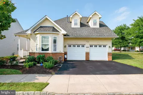 2672 Honeysuckle Ln, Philadelphia, PA 19116