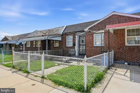 2242 S 56th St, Philadelphia, PA 19143