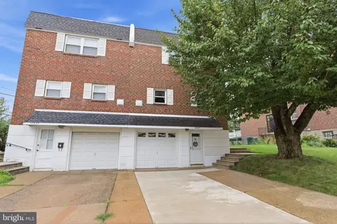 10925 Lockart Rd, Philadelphia, PA 19116