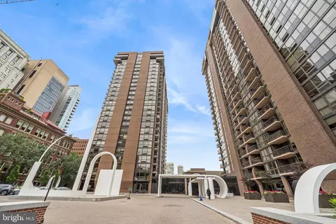 241 S 6th St #305, Philadelphia, PA 19106