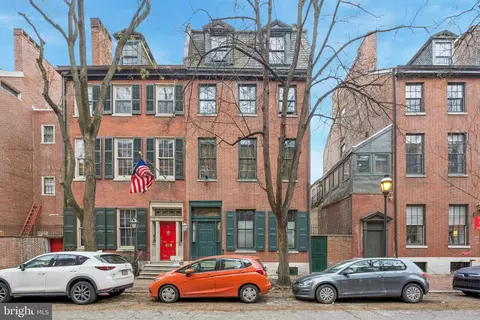 916 Clinton St, Philadelphia, PA 19107