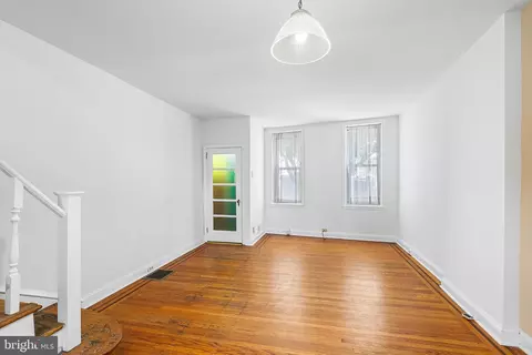 706 Salter St, Philadelphia, PA 19147