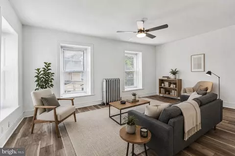 270 Dupont St, Philadelphia, PA 19128