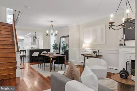 2207 Pine St, Philadelphia, PA 19103