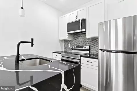 2328 Nicholas St, Philadelphia, PA 19121