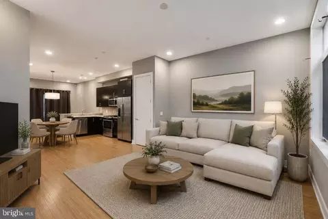 1130 N Front St #A24, Philadelphia, PA 19121