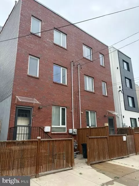 667 N 35th St, Philadelphia, PA 19104