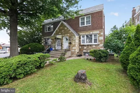 2003 Oakmont St, Philadelphia, PA 19152
