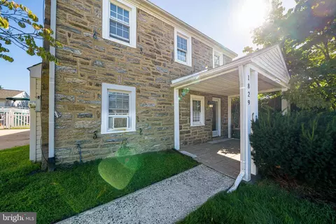 1829 Loney St, Philadelphia, PA 19111