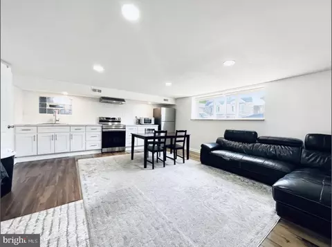 7826 Brier St, Philadelphia, PA 19152