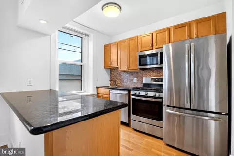 334 S 12th St #3F, Philadelphia, PA 19107