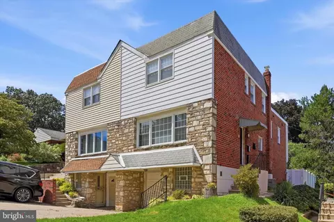 557 Livezey St, Philadelphia, PA 19128