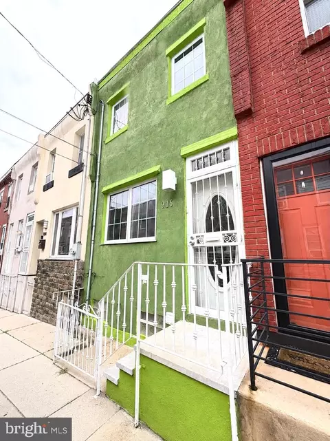 916 Sigel St, Philadelphia, PA 19148