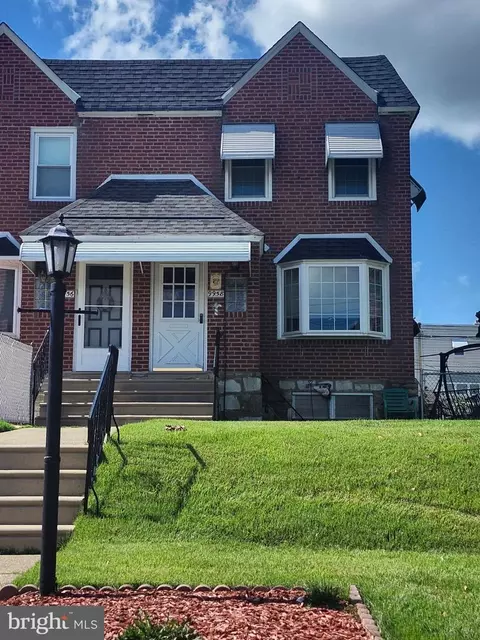 9958 Ferndale St, Philadelphia, PA 19115