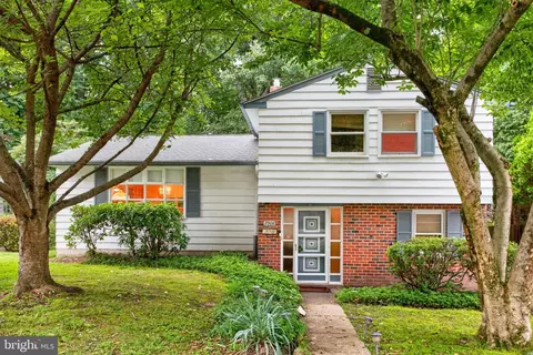 8906 Alicia St, Philadelphia, PA 19115