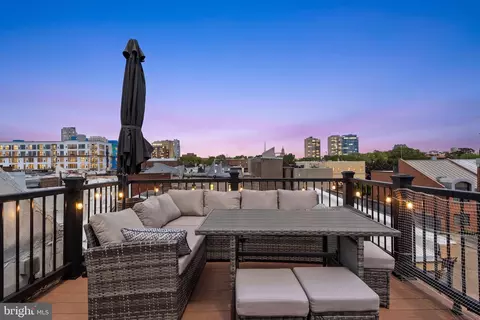 340 Monroe St, Philadelphia, PA 19147