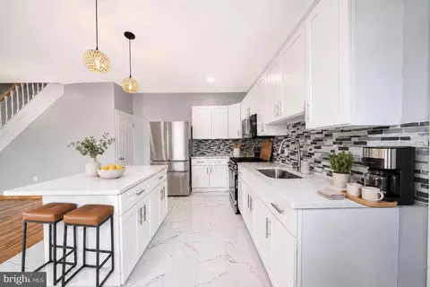 8037 Craig St, Philadelphia, PA 19136