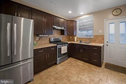 2416 S 16th St, Philadelphia, PA 19145