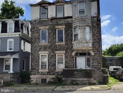 5917 N 13th St, Philadelphia, PA 19141