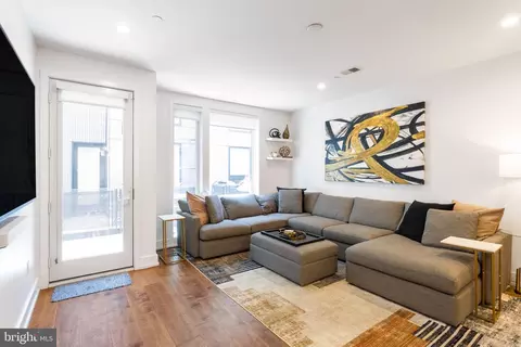 1759 Waterloo St, Philadelphia, PA 19122