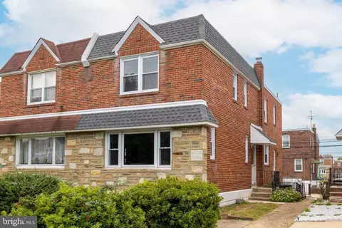 828 Brighton St, Philadelphia, PA 19111