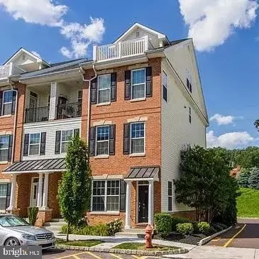 4427 Driftwood Dr, Philadelphia, PA 19129