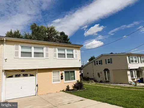 657 Artwood Dr, Philadelphia, PA 19115