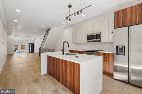 28 E Pleasant St, Philadelphia, PA 19119