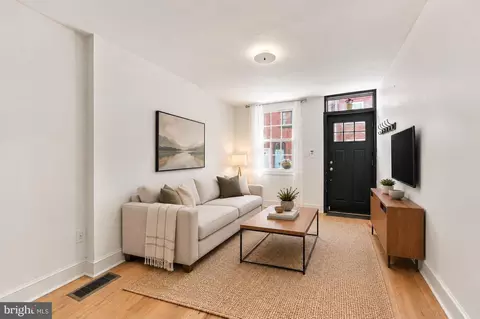 113 Titan St, Philadelphia, PA 19147