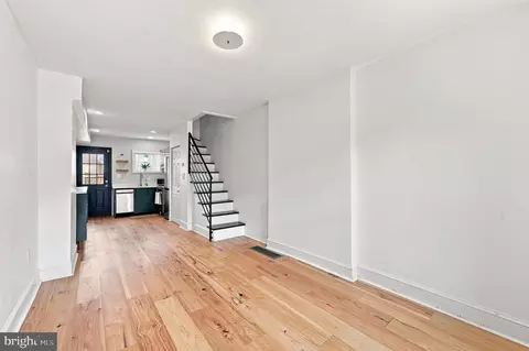 113 Titan St, Philadelphia, PA 19147