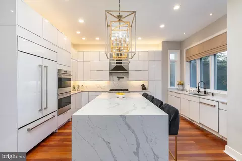 838 Lombard St, Philadelphia, PA 19147