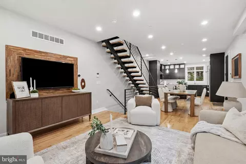 1628 Fitzwater St, Philadelphia, PA 19146